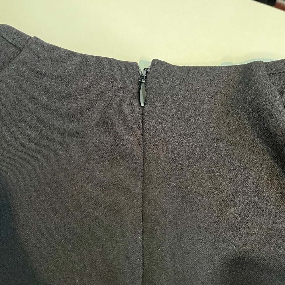 Betsey Johnson Black Sheath Dress Size 4 Faux Tahitian Pearl Fully Lined Crepe - Picture 6 of 10